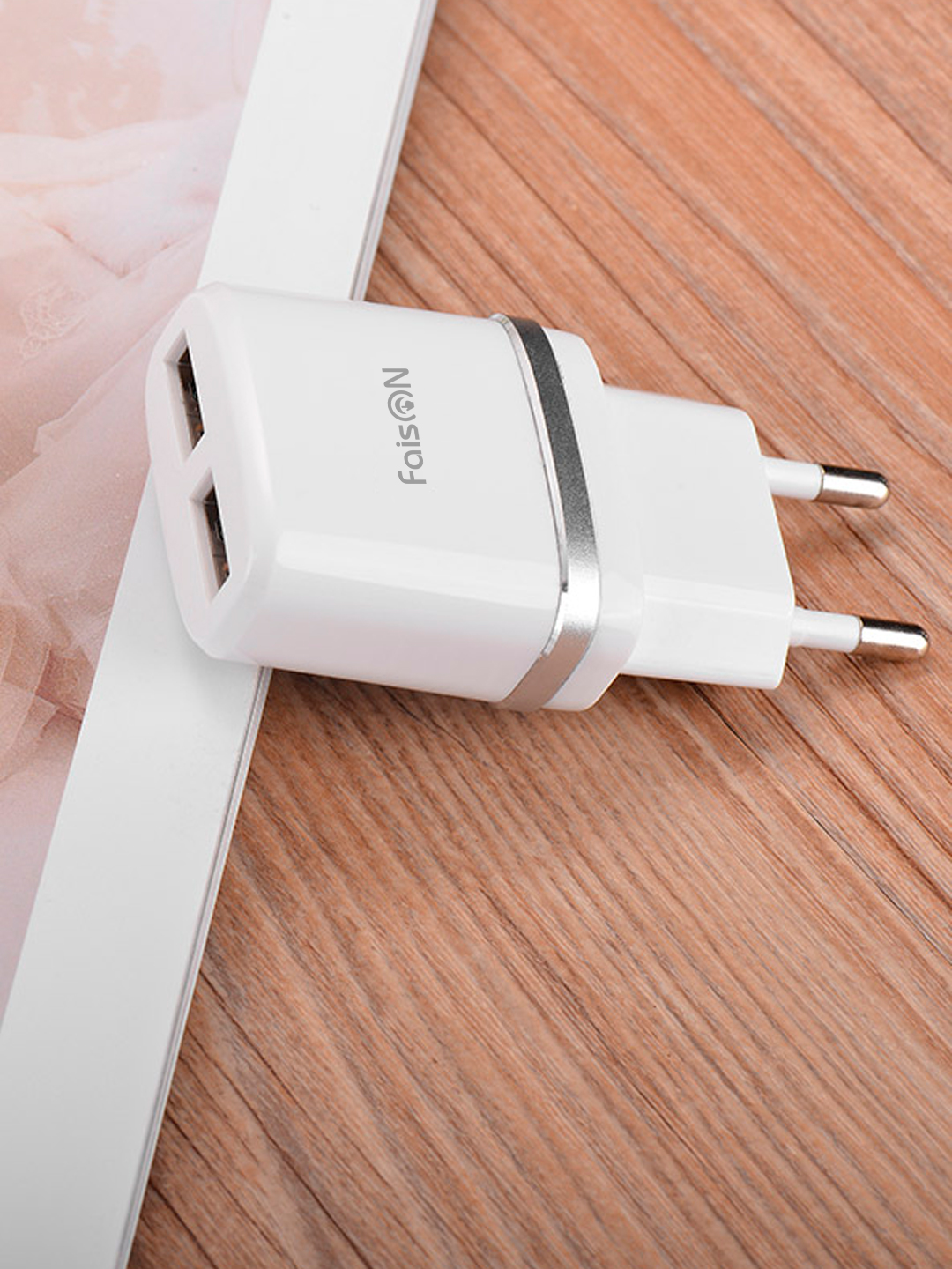 Зарядка с usb. Адаптер сетевой Hoco c12 2usb/5v/2.4a. Hoco c12. СЗУ Hoco c12 Smart 2usb. Сетевое зарядное устройство USB Hoco c12 (2 a, 2 порта, кабель Lightning) белый.
